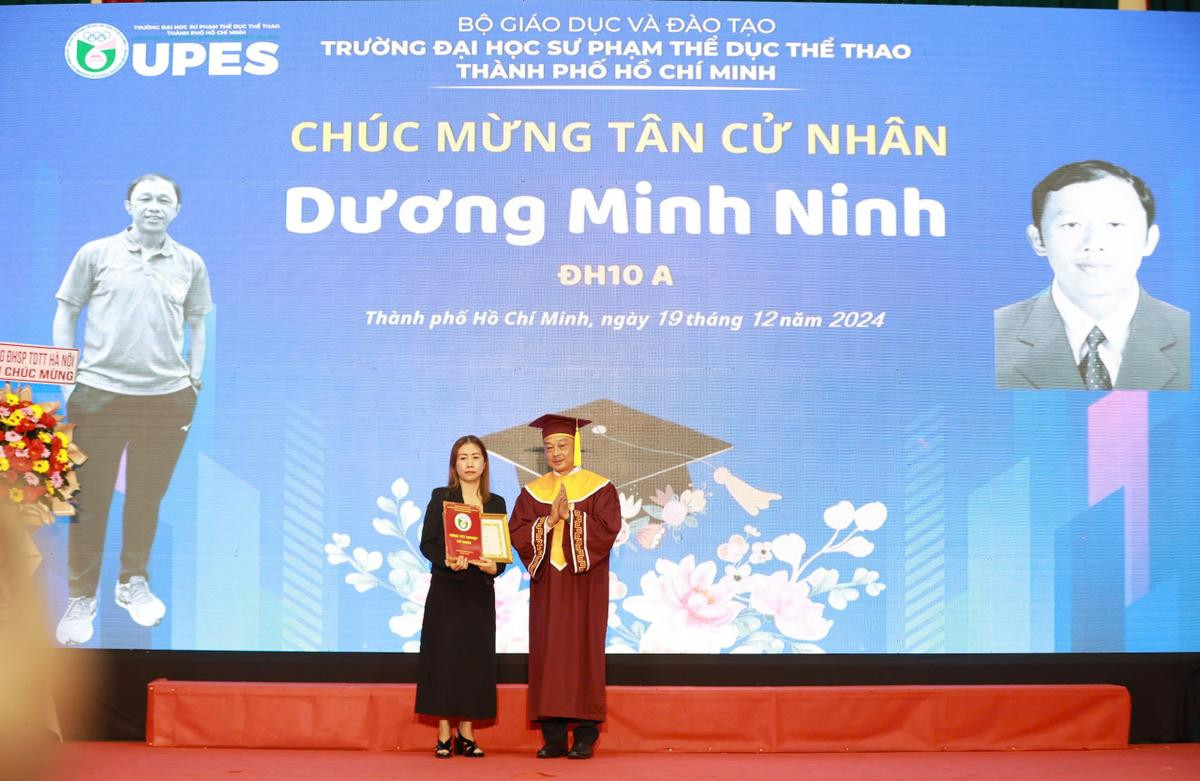 Hình ảnh xúc động trong ngày lứa Công Phượng tốt nghiệp Đại học Ảnh 1