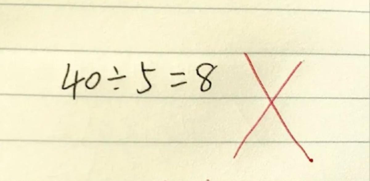 Bài toán '40:5=8' bị chấm sai, mẹ xấu hổ sau khi tìm gặp cô giáo đòi giải thích Ảnh 1