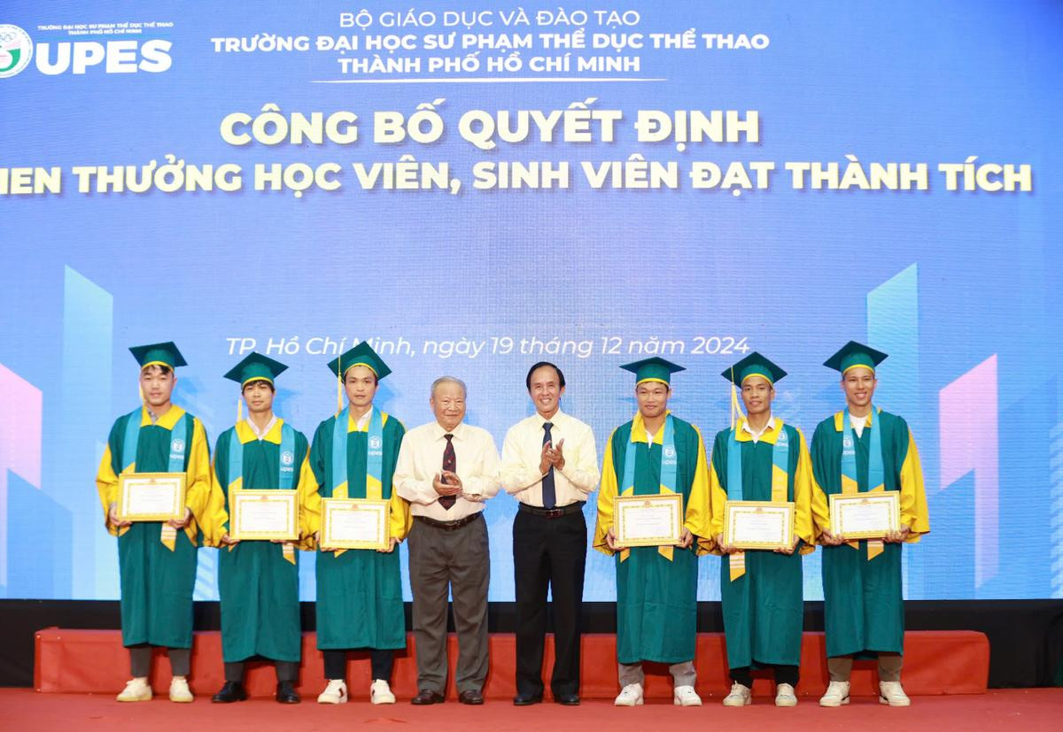 Gian nan nuôi dạy cầu thủ của bầu Đức Ảnh 3