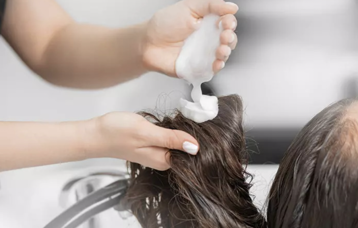 Bí quyết giúp tóc bồng bềnh chẳng cần đến salon chăm sóc Ảnh 1