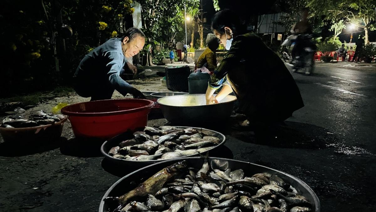 Chợ ma nổi tiếng An Giang: Họp từ 3h sáng, lúc nào cũng nườm nượp người tới Ảnh 4