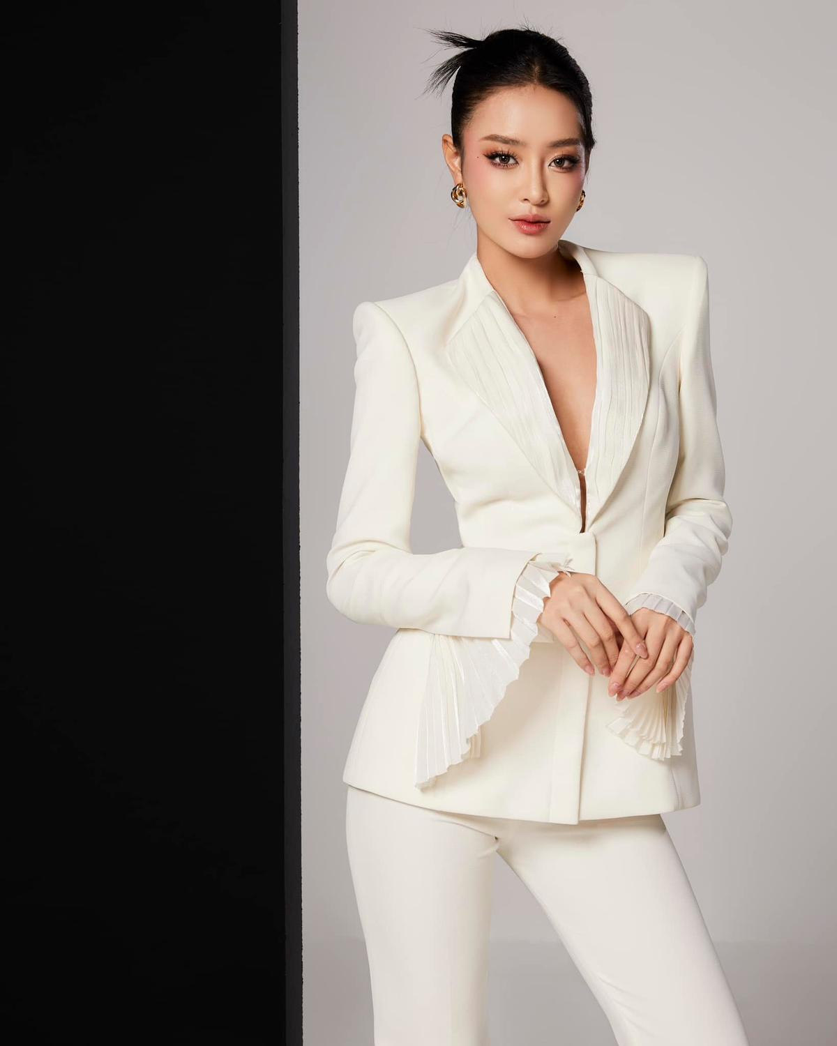 Á hậu Bùi Khánh Linh diện mốt không nội y trước thềm chung kết Miss Intercontinental Ảnh 1