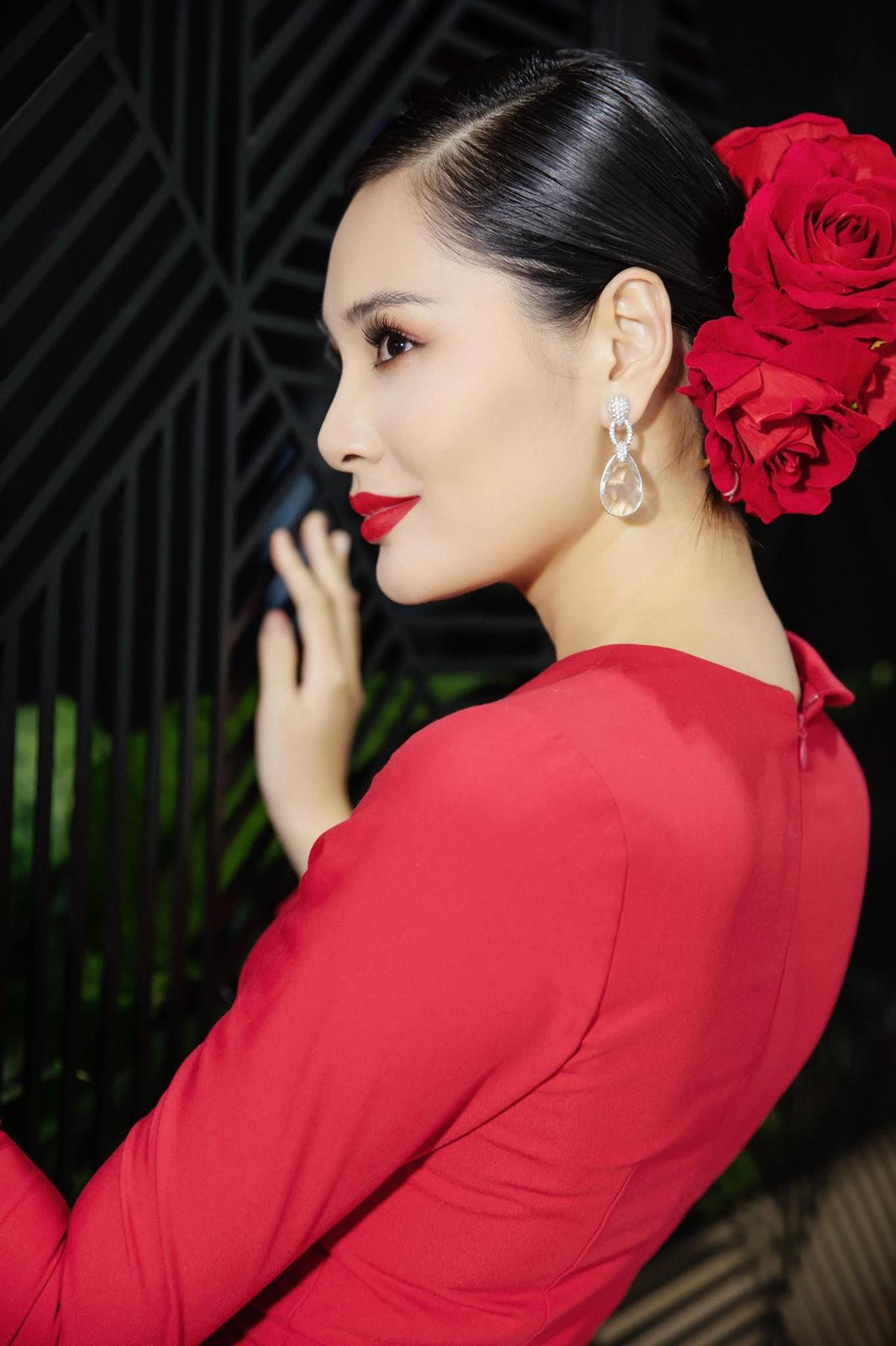 Chân dung nàng hậu Việt chưa bị đàn em vượt mặt tại đường đua Miss Grand Slam Ảnh 2