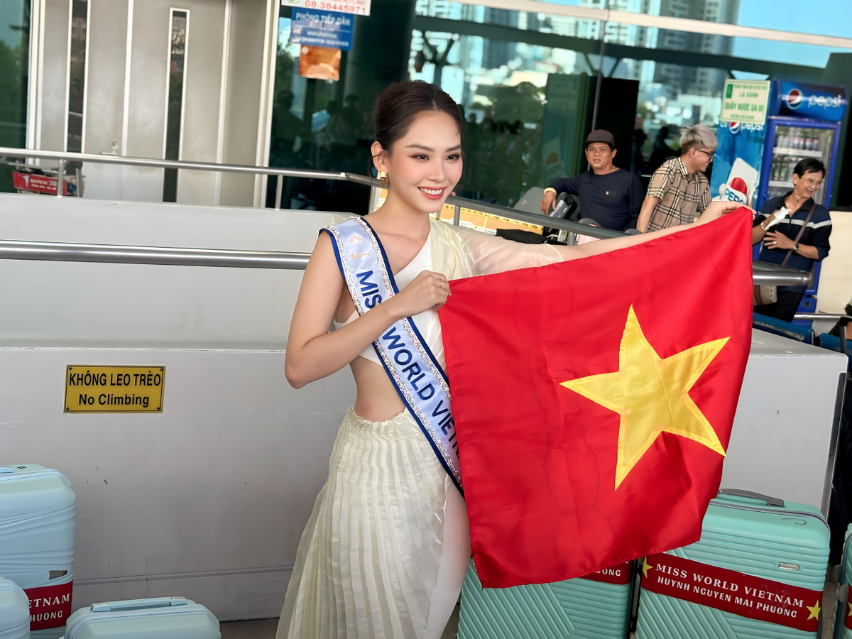 Mai Phương được Ý Nhi tặng hoa trong ngày lên đường thi Miss World 2023 Ảnh 1