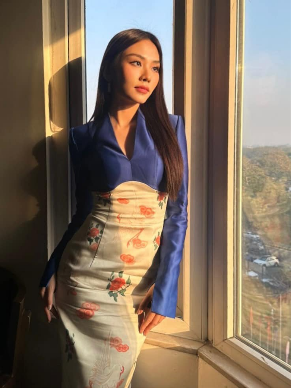 Ngày đầu của Mai Phương ở Miss World: Trang phục 'tỉ lệ nghịch' với thái độ! Ảnh 2