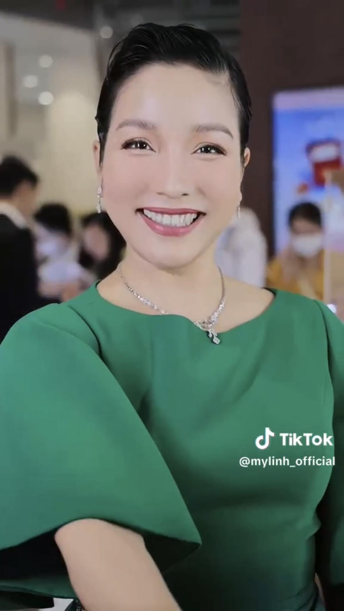 Diva Mỹ Linh đu trend TikTok khiến netizen 'cười ra nước mắt' Ảnh 1