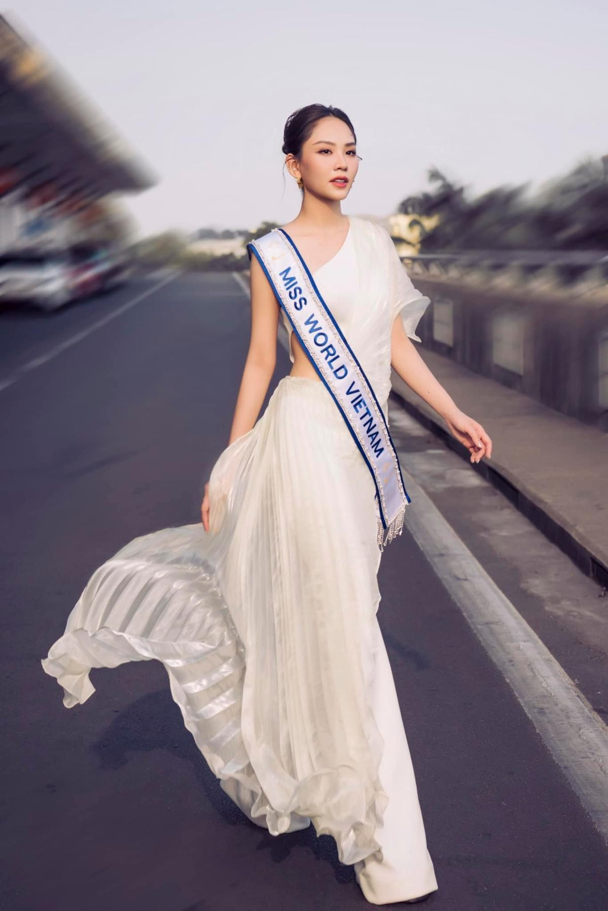 Ngắm tủ áo của Mai Phương ở chặng đầu Miss World Ảnh 1