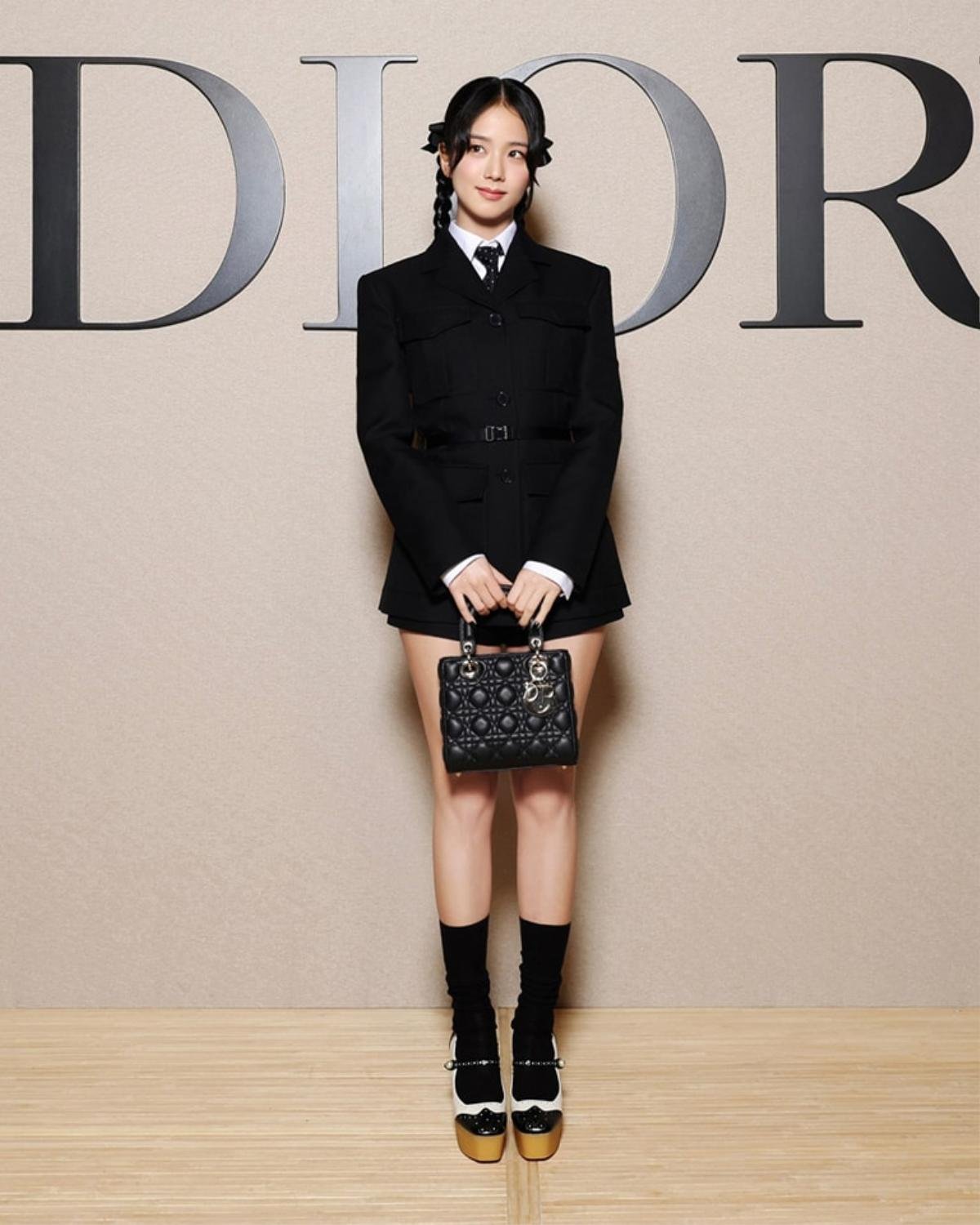 Giữ vai trò đại sứ toàn cầu, Jisoo được Dior đối xử thế nào tại Paris Fashion Week 2024? Ảnh 9