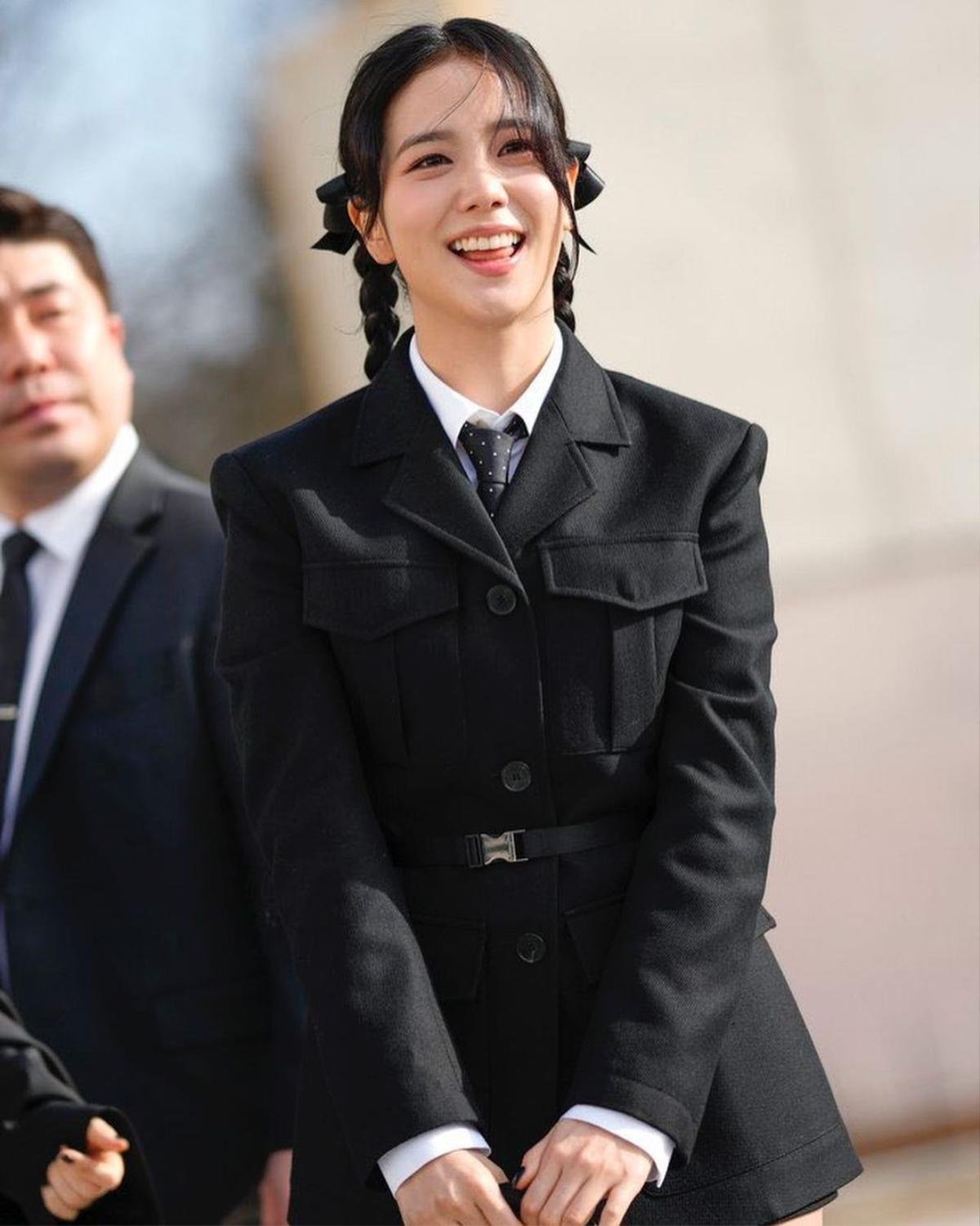 Giữ vai trò đại sứ toàn cầu, Jisoo được Dior đối xử thế nào tại Paris Fashion Week 2024? Ảnh 1