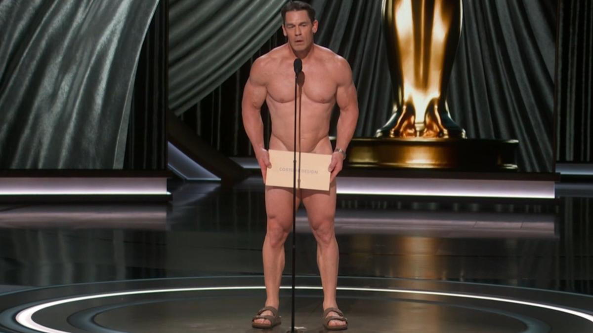 Oscar 2024: Oppenheimer 7 tượng vàng, John Cena khỏa thân chưa hot bằng sự xuất hiện của Messi Ảnh 2