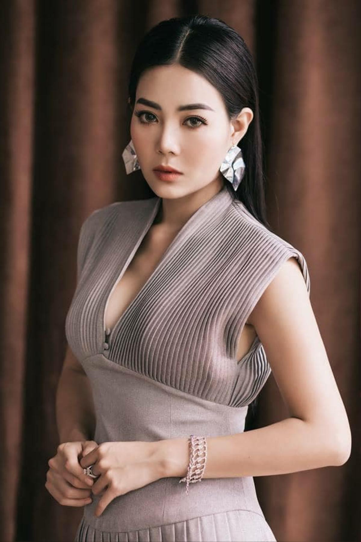 Showbiz 11/3: Thanh Hương 'Quỳnh búp bê' ly hôn, Mai Phương về Việt Nam sau khi thi Miss World Ảnh 1