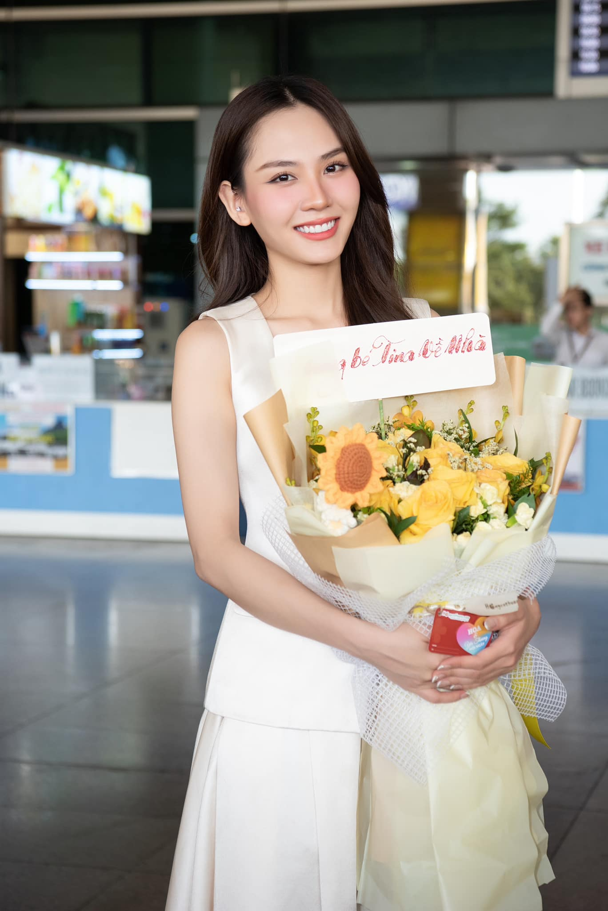 Hoa hậu Mai Phương về nhà sau hành trình dài ngày ở Miss World 2023 Ảnh 6