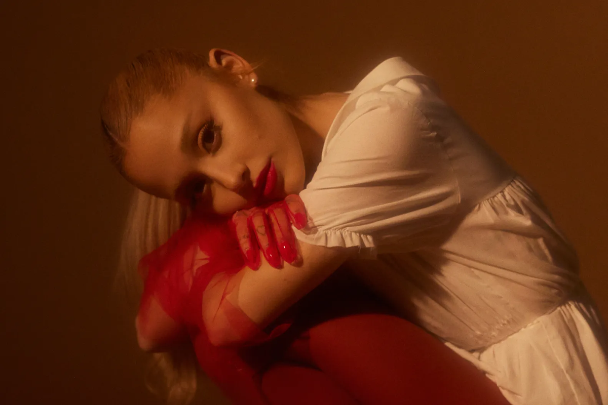 Đâu là ca khúc khó viết nhất trong album mới đang gây sốt của Ariana Grande? Ảnh 3