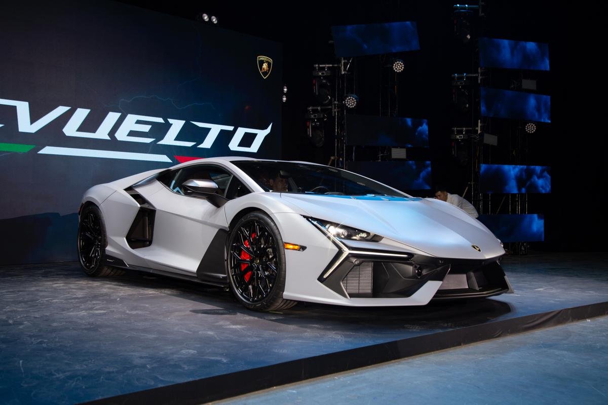 Lamborghini Revuelto ra mắt tại Việt Nam, giá từ 43,9 tỷ đồng Ảnh 2