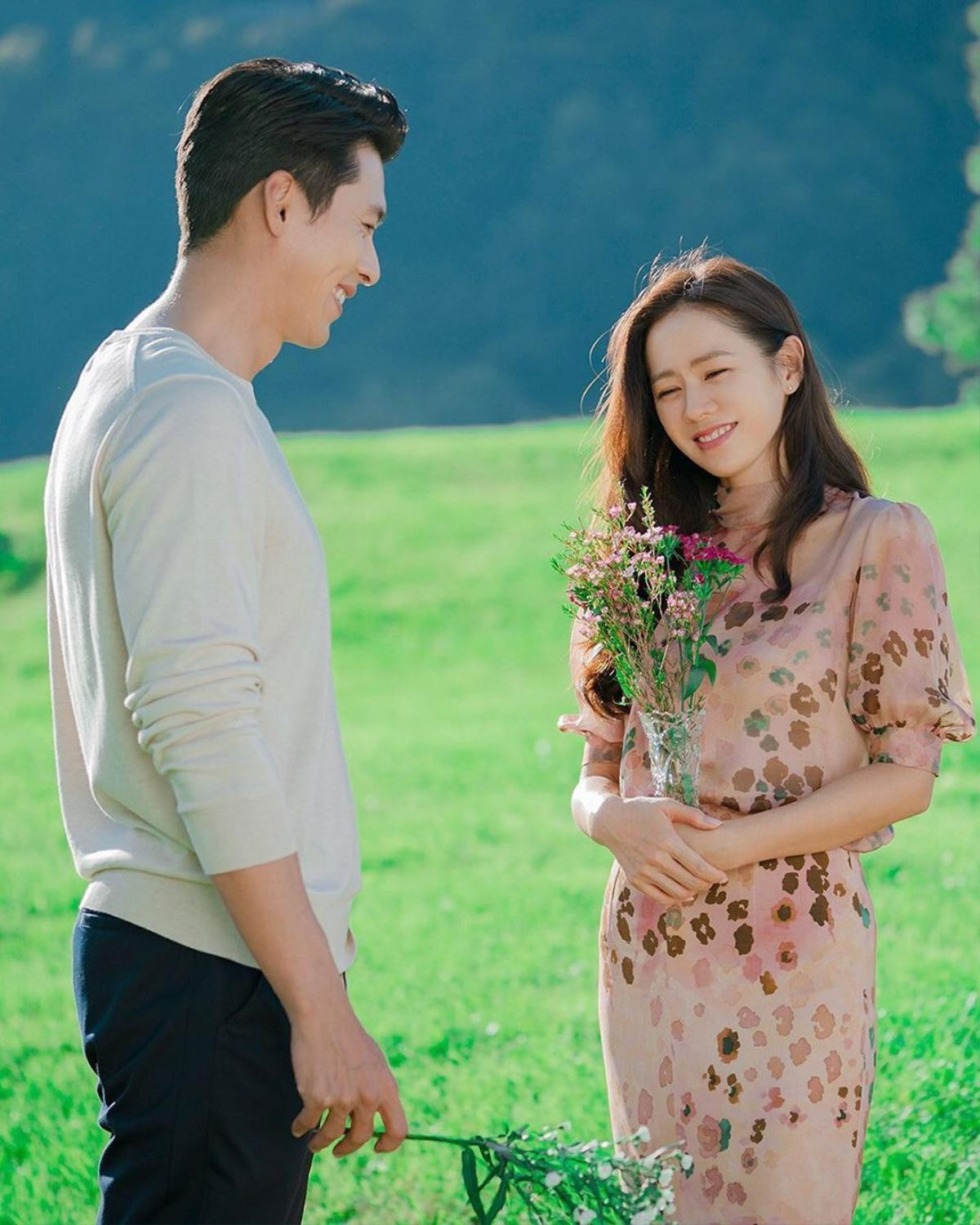 Hyun Bin và Son Ye Jin tái hợp ở phim mới sau hơn 1 năm sinh con đầu lòng Ảnh 1