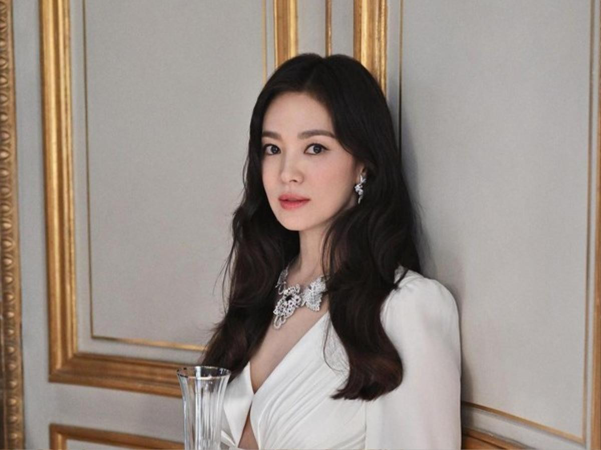 Song Hye Kyo công khai người tình lâu năm, danh tính gây bất ngờ vì không ai nghĩ tới Ảnh 2