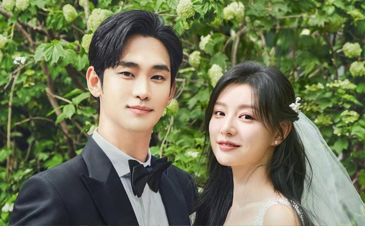 Kim Soo Hyun nhận tin buồn giữa ồn ào đời tư Ảnh 1