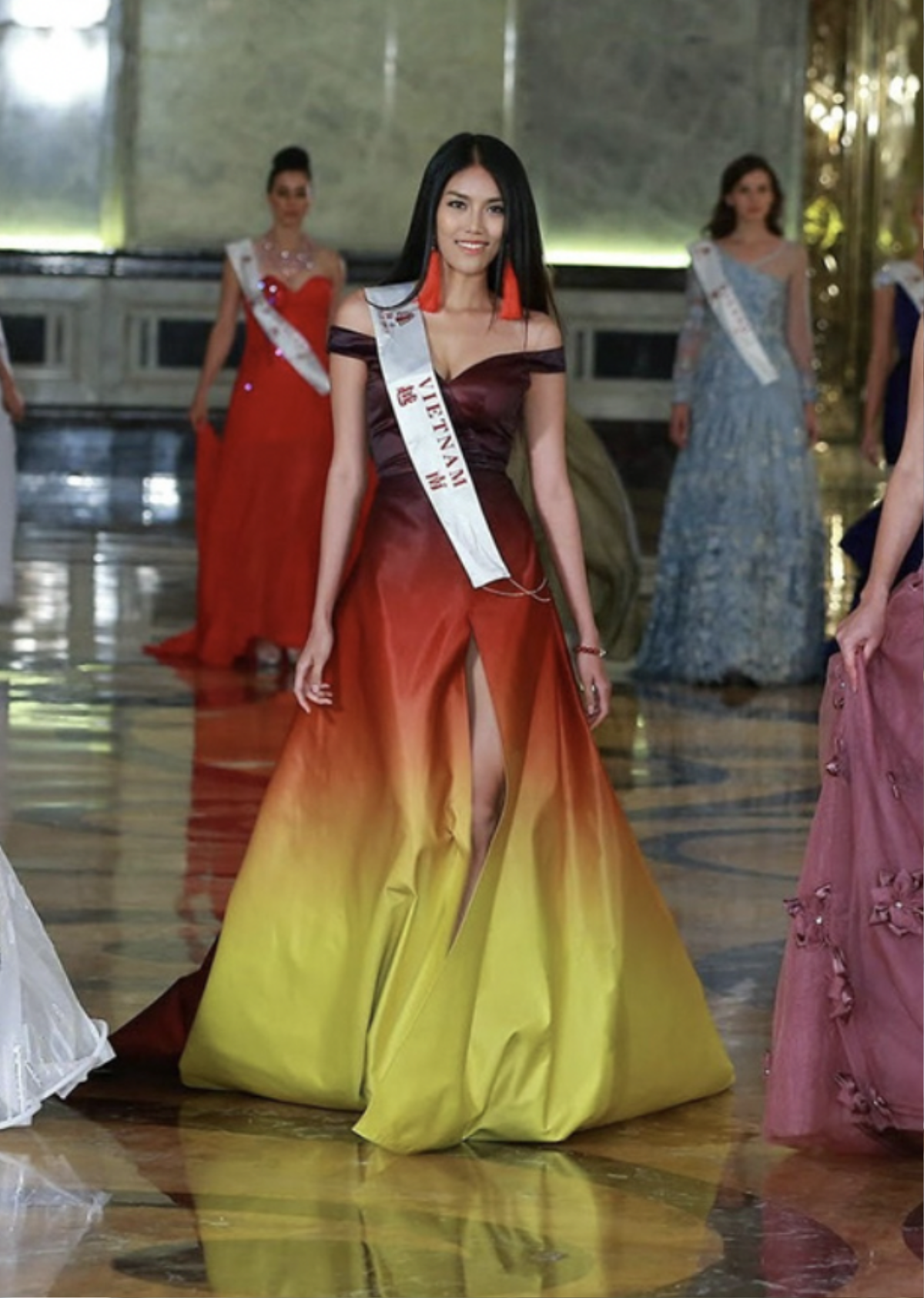 Hai lần Miss World 'xử ép' đại diện Việt Nam Ảnh 3