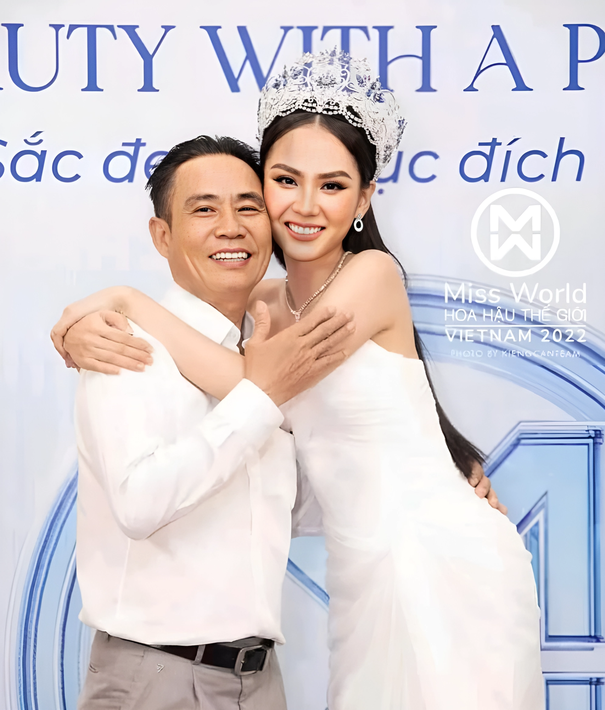 Bố Hoa hậu Mai Phương tự hào khi con gái lọt Top 40 Miss World Ảnh 1