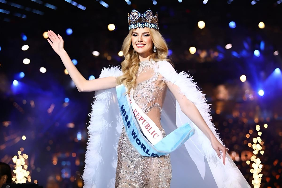 'Búp bê sống' Czech Republic đăng quang Miss World Ảnh 1