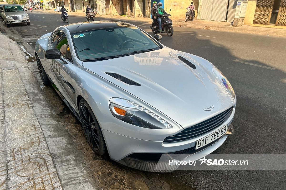 Ông Đặng Lê Nguyên Vũ cầm lái Aston Martin Vanquish biển số khủng Ảnh 1