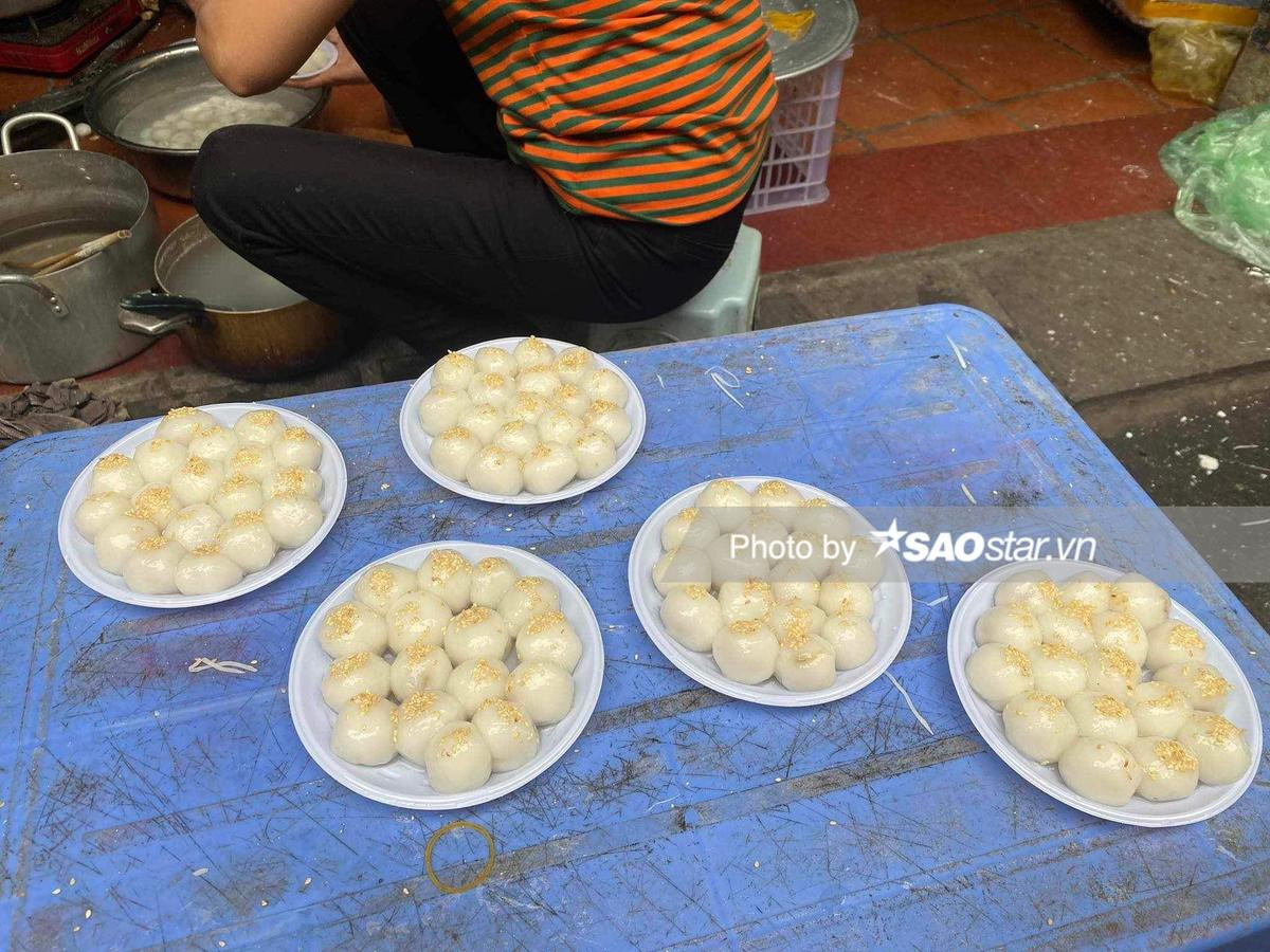 Tết Hàn thực, người Hà Nội dậy từ sáng sớm đi mua bánh trôi, bánh chay dâng cúng tổ tiên Ảnh 5