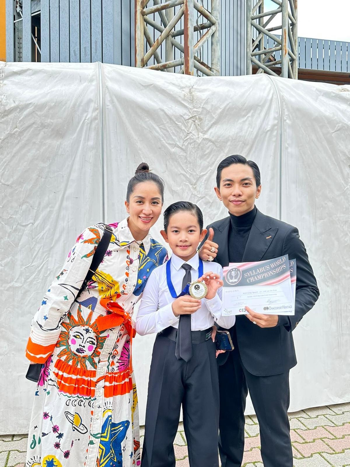 Nữ hoàng dancesport Khánh Thi với hành trình cùng con chạm tay giải quốc tế đầy thử thách Ảnh 1