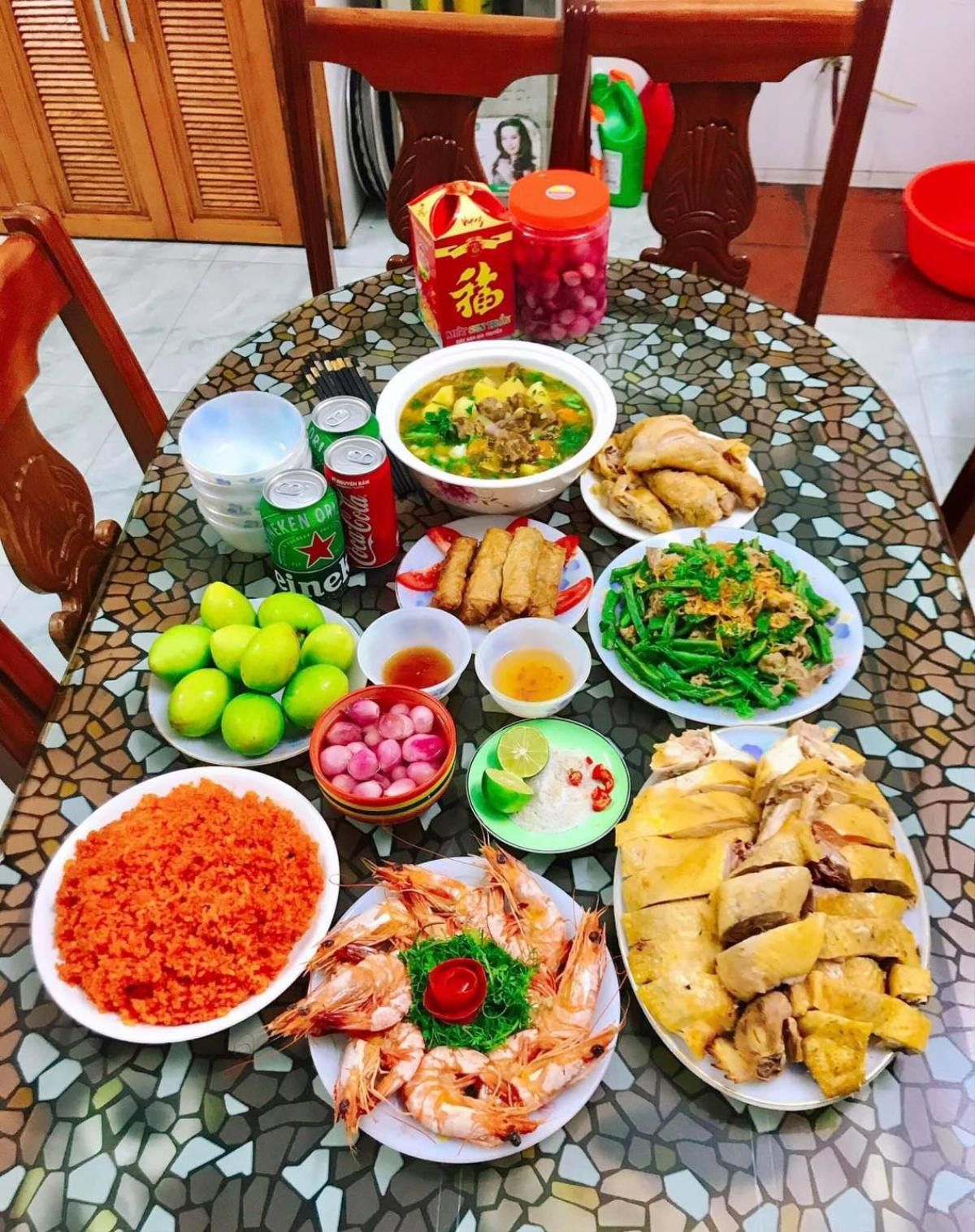 Vợ đảm khoe mâm cơm ngày hè cực ngon mắt, vừa nhìn đã thèm ăn Ảnh 19