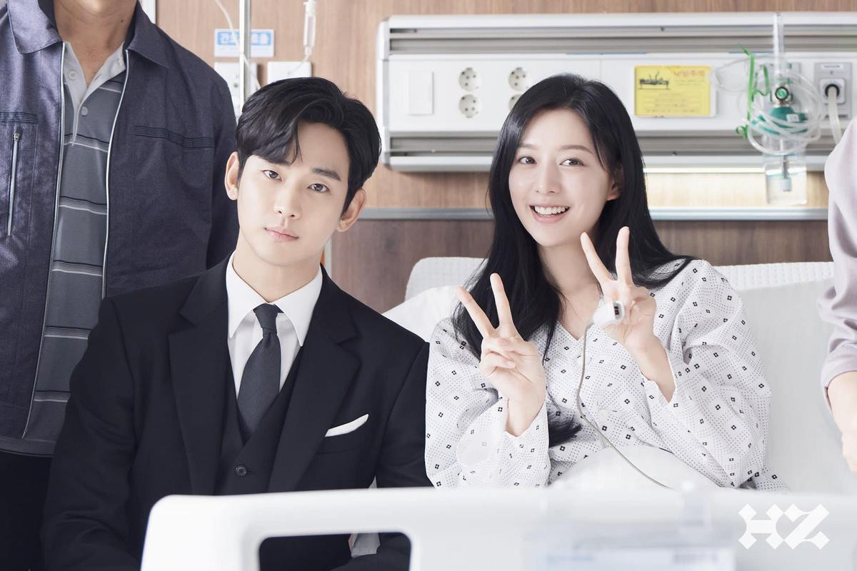 Kim Soo Hyun đưa ra một quyết định trọng đại giữa tin hẹn hò với Kim Ji Won Ảnh 1