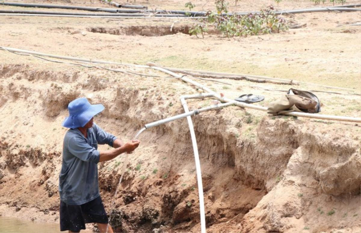 Người Ninh Thuận lao đao vì hồ nước trơ đáy Ảnh 2