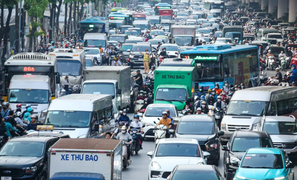 'Tránh ngày đi đêm' về nghỉ lễ 30/4 - 1/5, người dân vẫn không thoát cảnh tắc cứng Ảnh 1