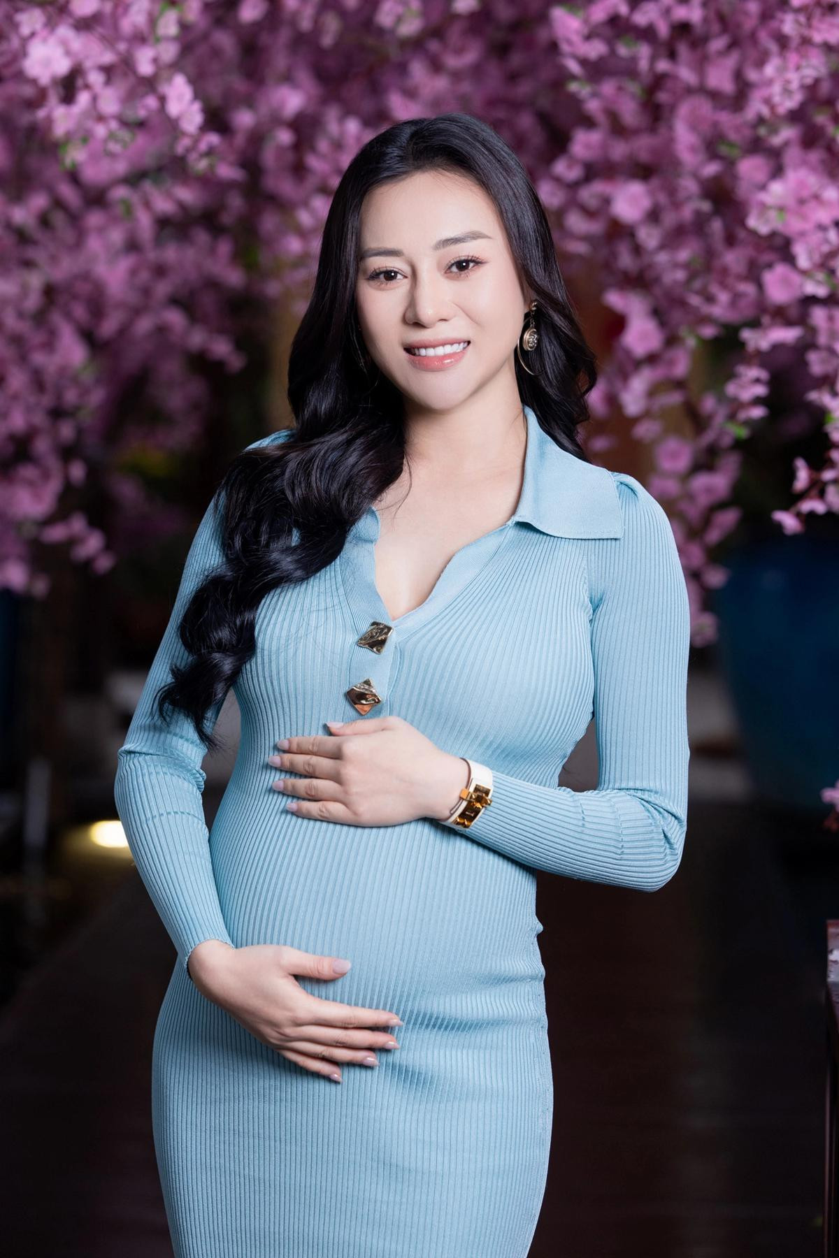 Cuộc sống 3 gái làng chơi trong Quỳnh búp bê: Phương Oanh viên mãn, Thanh Hương ly hôn Ảnh 2