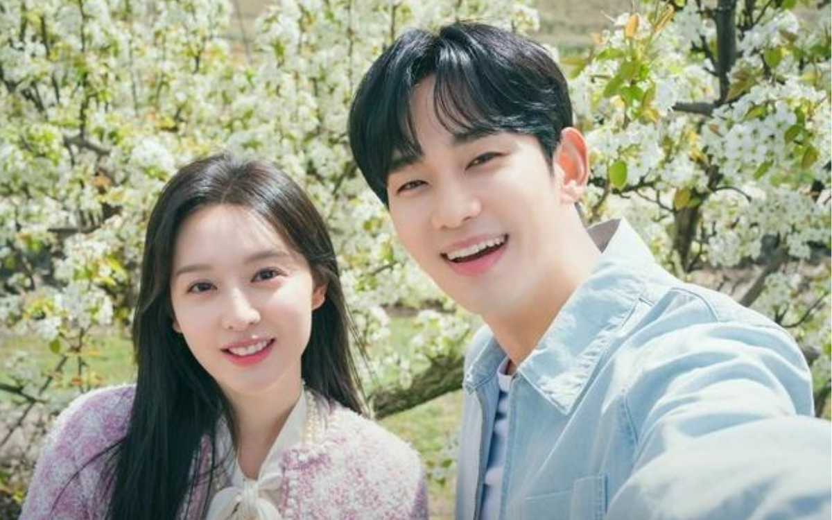 Không để fan đợi lâu, Kim Soo Hyun và bạn thân Song Hye Kyo chính thức công bố tin vui Ảnh 1