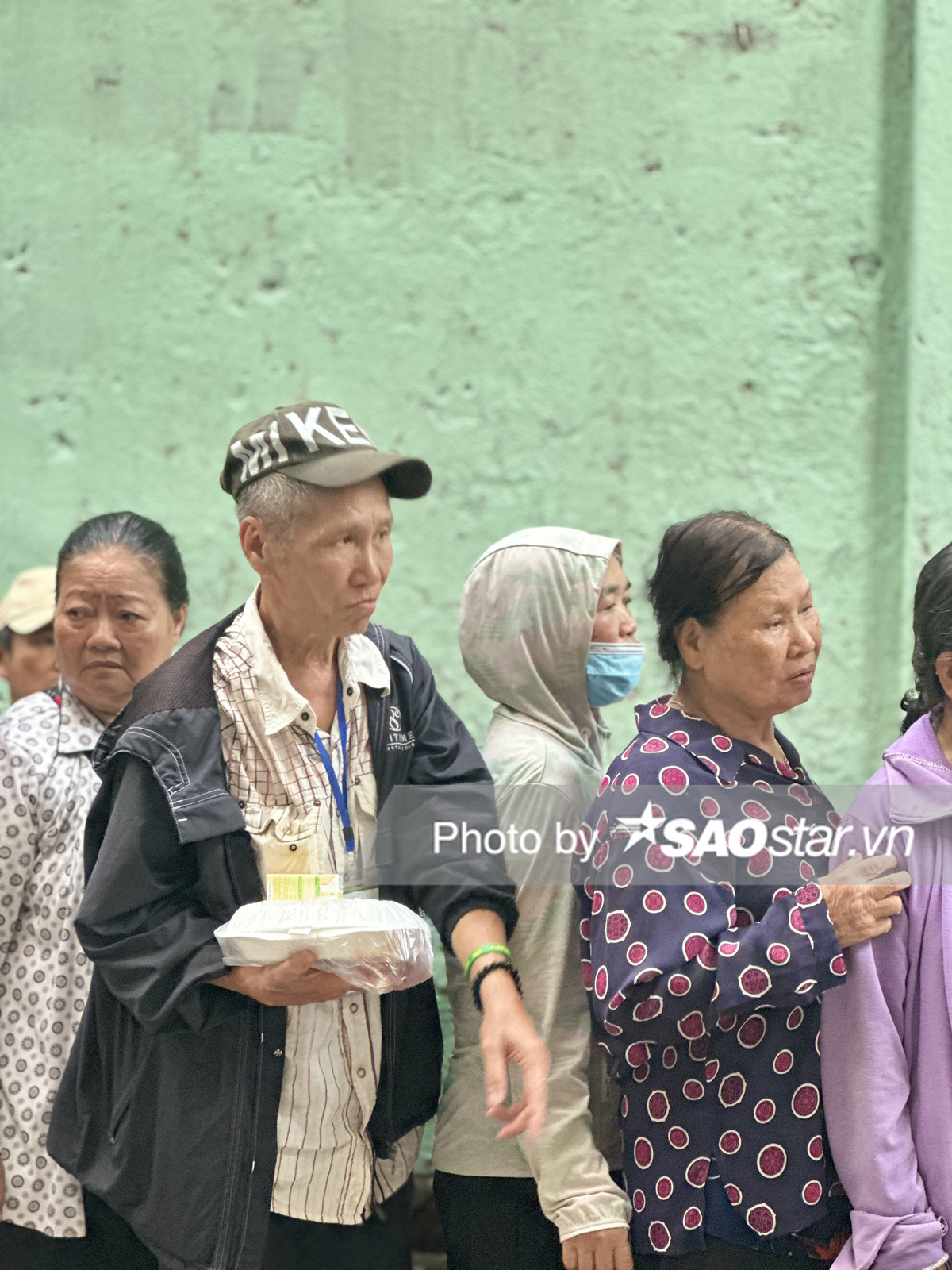 Chuyện về người 'giữ lửa' bếp ăn 0 đồng Bạch Mai - nơi bán suất cơm trả phí bằng nụ cười Ảnh 11