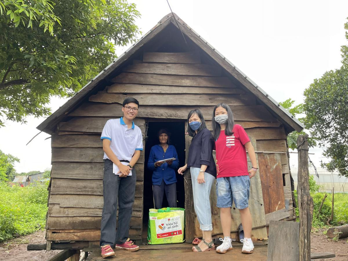 Chàng sinh viên đi tìm đáp án cho câu 'Người trẻ làm được gì' từ hành trình thiện nguyện năm 16 tuổi Ảnh 3