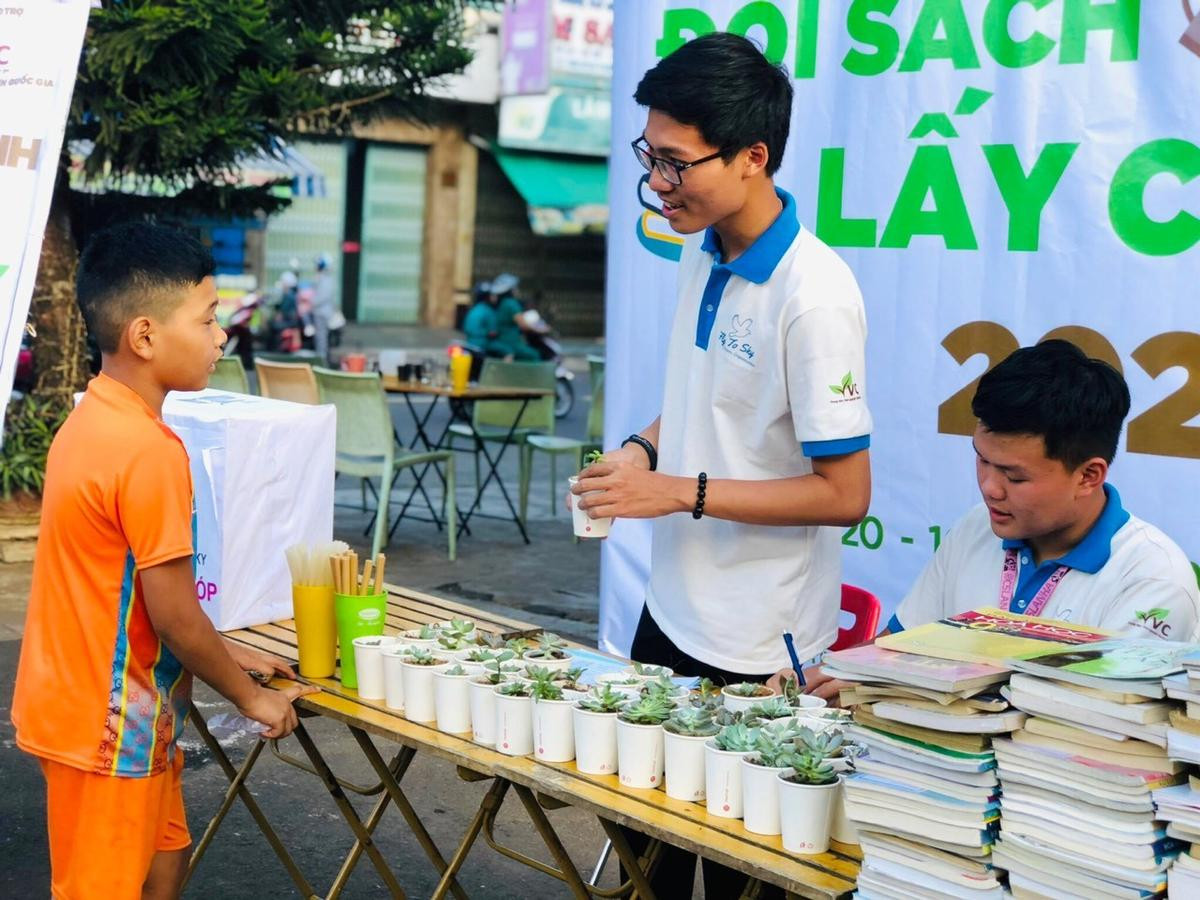 Chàng sinh viên đi tìm đáp án cho câu 'Người trẻ làm được gì' từ hành trình thiện nguyện năm 16 tuổi Ảnh 6