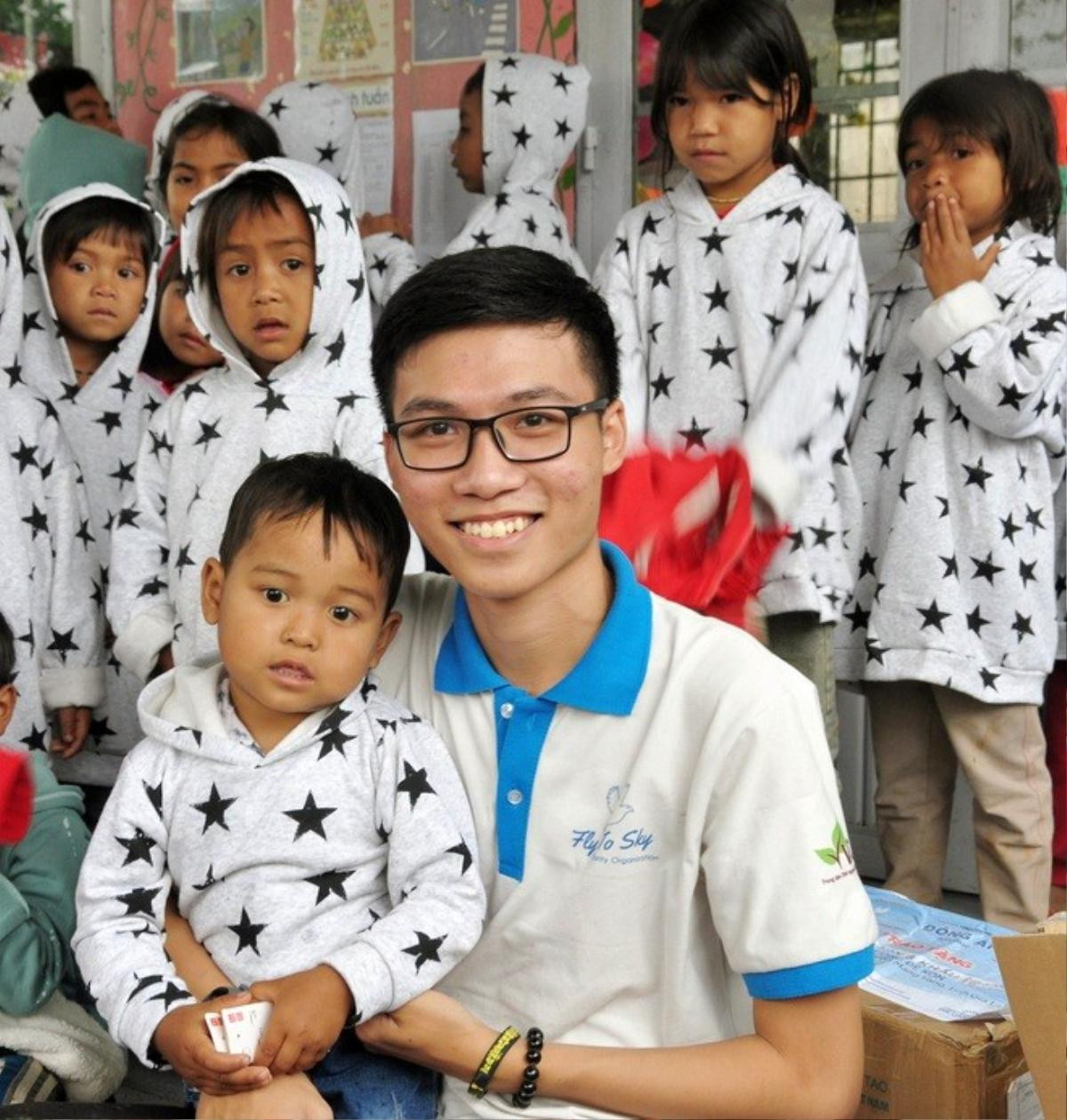 Chàng sinh viên đi tìm đáp án cho câu 'Người trẻ làm được gì' từ hành trình thiện nguyện năm 16 tuổi Ảnh 5