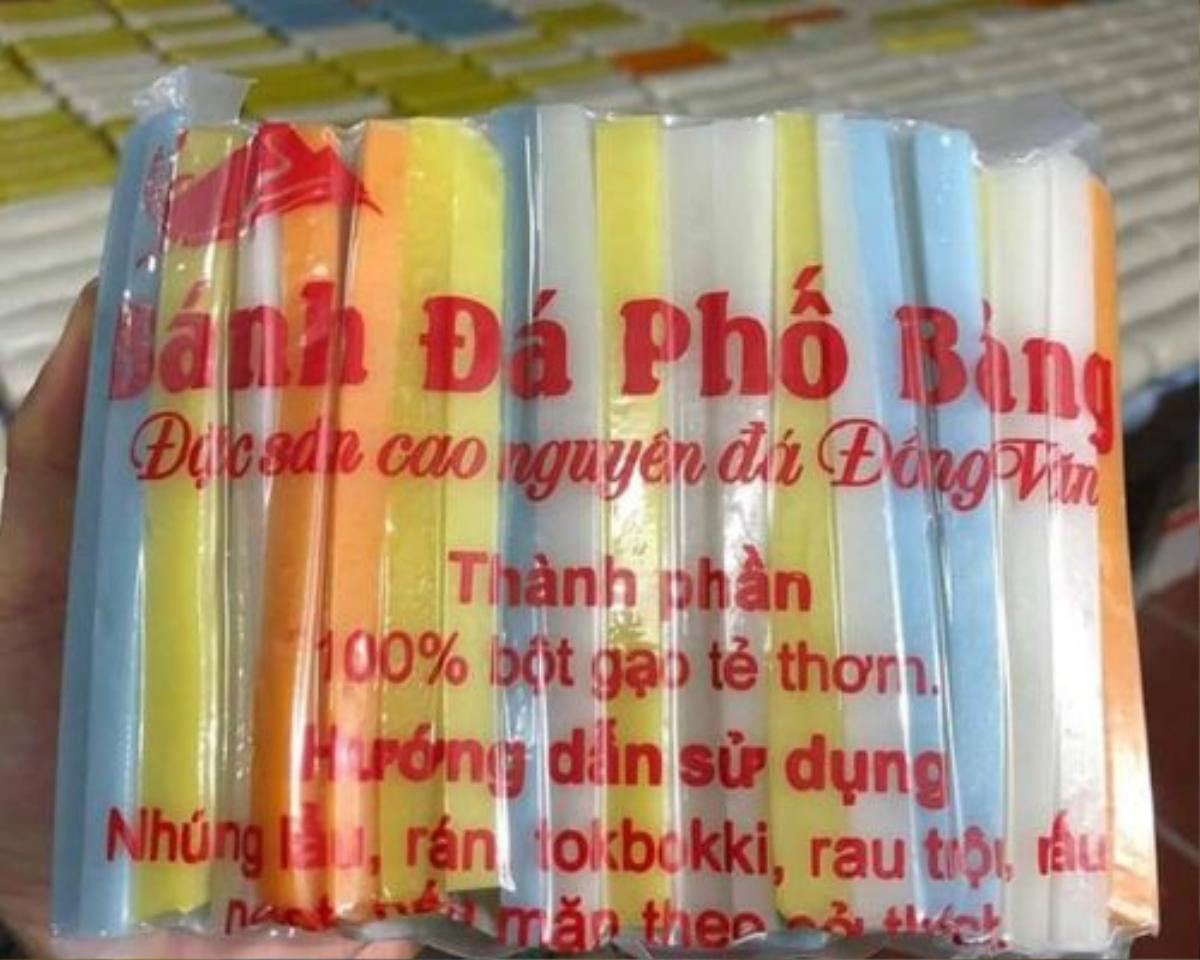 Loại bánh cứng như đá, đặc sản ở Hà Giang khiến Tiktoker Việt Phương Thoa mê tít Ảnh 1