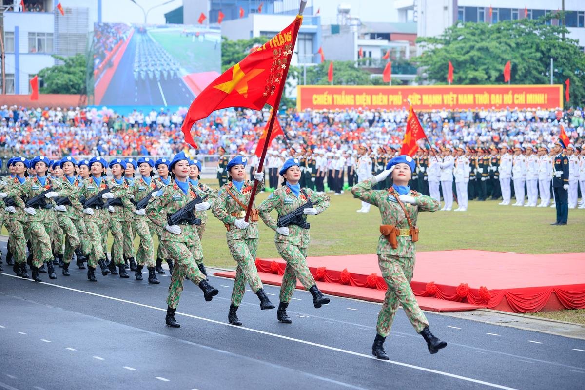 Những hình ảnh ấn tượng tại Lễ diễu binh, diễu hành kỷ niệm 70 năm Chiến thắng Điện Biên Phủ Ảnh 14