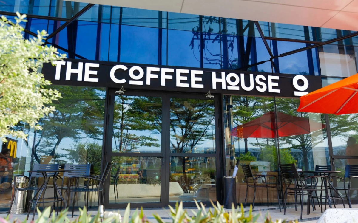 The Coffee House nói gì khi kính rơi đè nữ bác sĩ gây nguy cơ liệt nửa người Ảnh 1