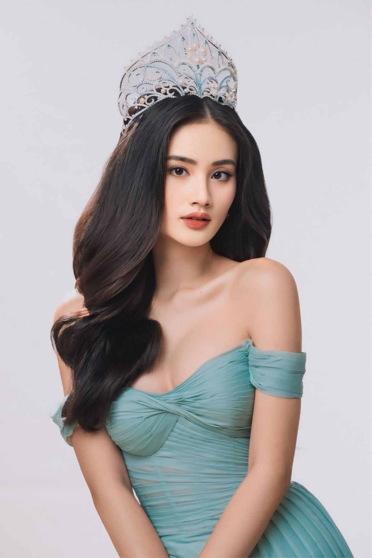 Hai tạo hình đậm chất 'beauty queen' của Hoa hậu Ý Nhi: Cần mang ra quốc tế! Ảnh 3