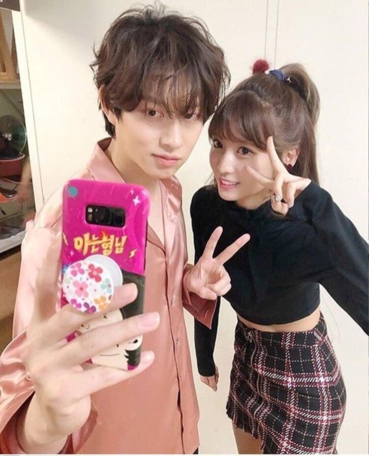 Nam nghệ sĩ bình luận kém duyên về chuyện tình cũ của Heechul (SUJU) và Momo (Twice) Ảnh 2