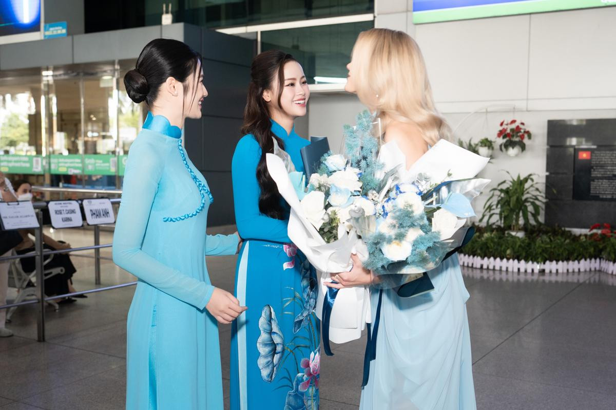 Búp bê sống' Miss World 2024 muốn ăn phở khi vừa đáp cánh đến Việt Nam Ảnh 6