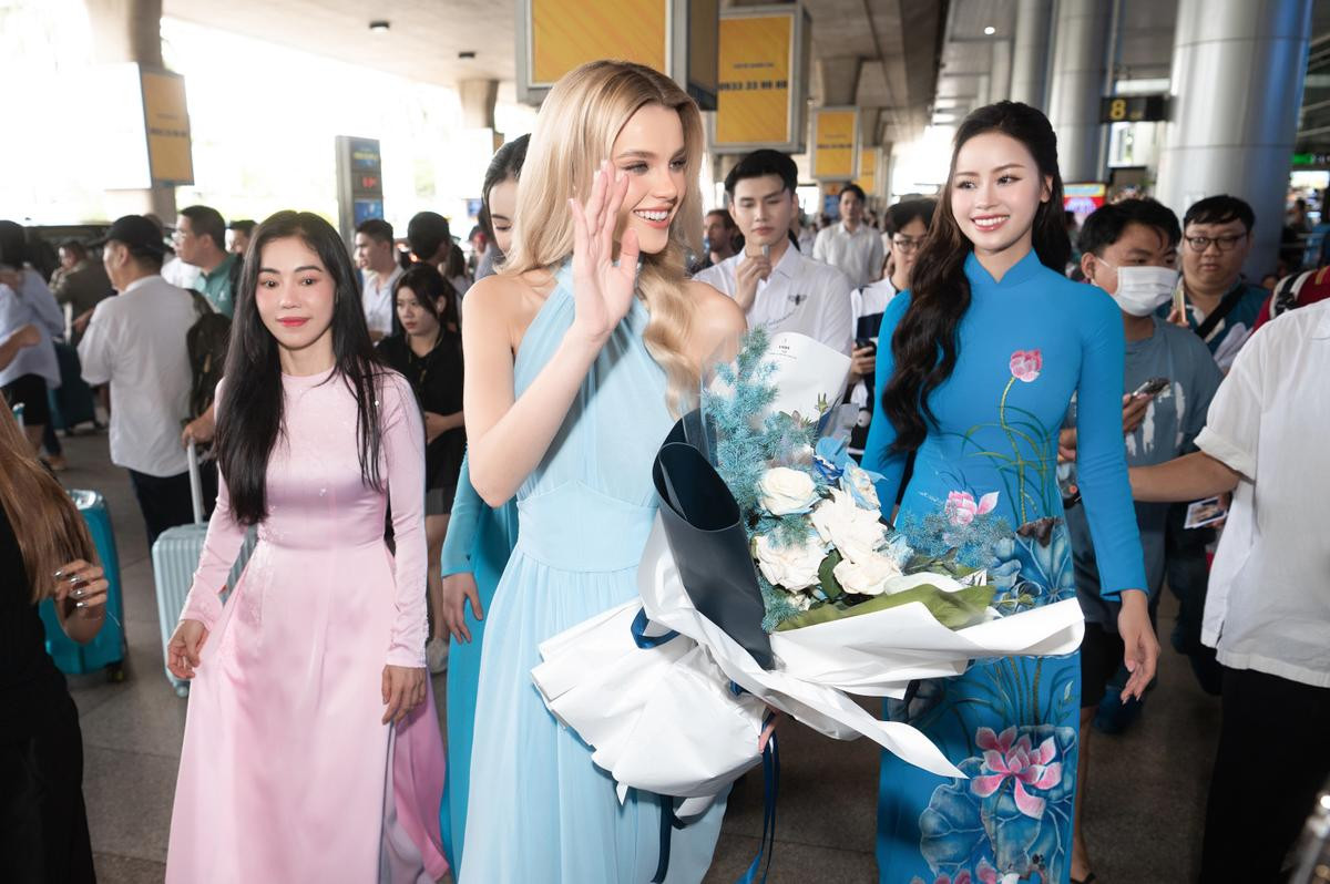 Búp bê sống' Miss World 2024 muốn ăn phở khi vừa đáp cánh đến Việt Nam Ảnh 3