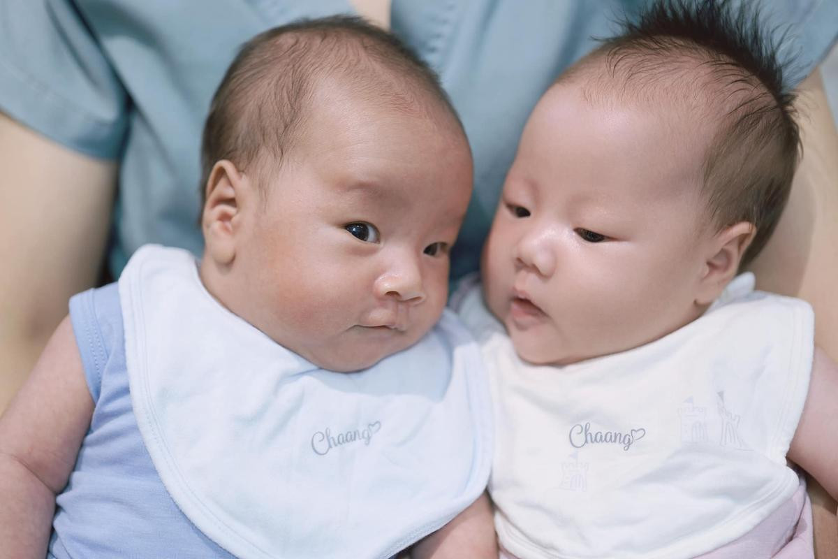 Ảnh nét căng 2 'baby shark' nhà Phương Oanh - Shark Bình, 'mẹ chồng' liền nói ngay 1 câu Ảnh 3