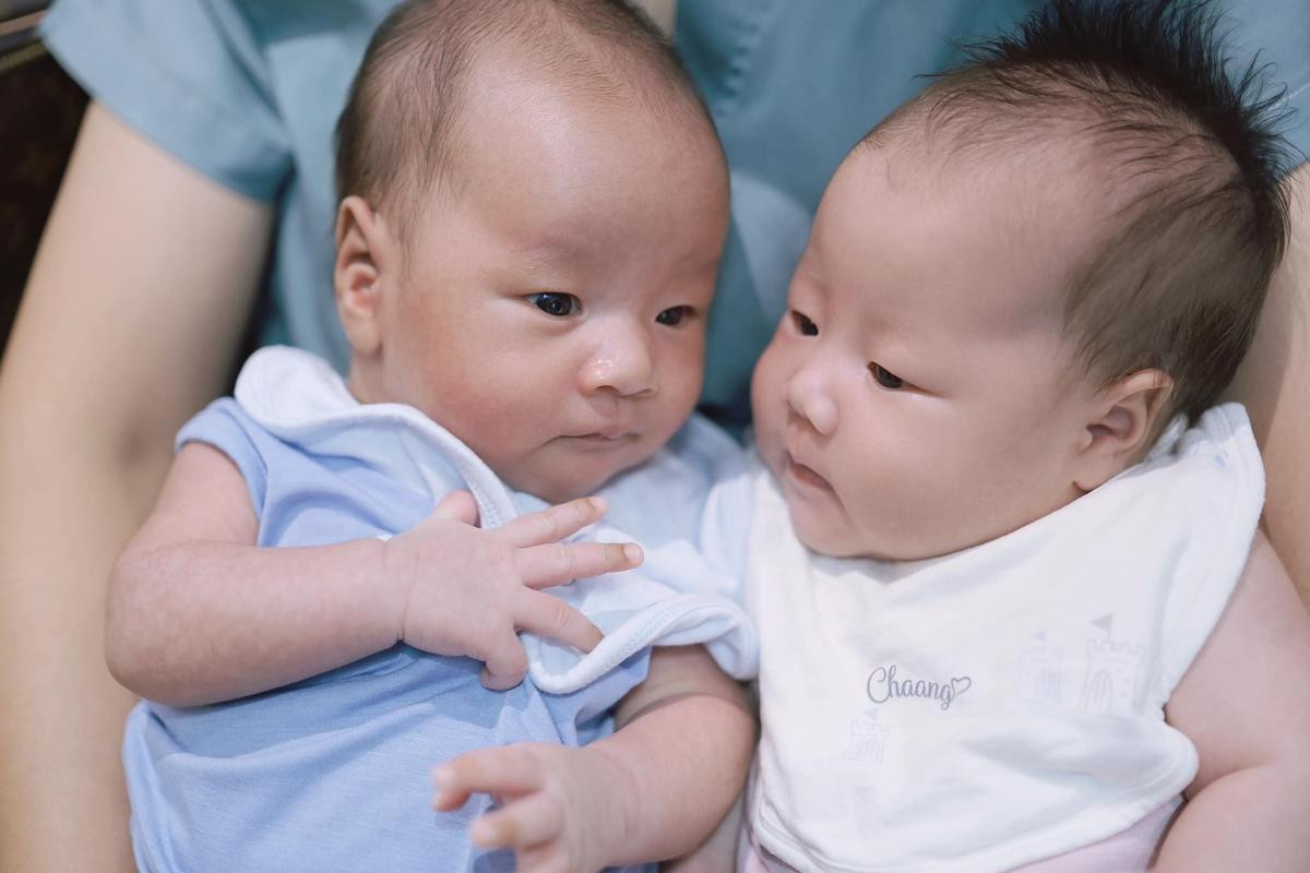 Ảnh nét căng 2 'baby shark' nhà Phương Oanh - Shark Bình, 'mẹ chồng' liền nói ngay 1 câu Ảnh 4