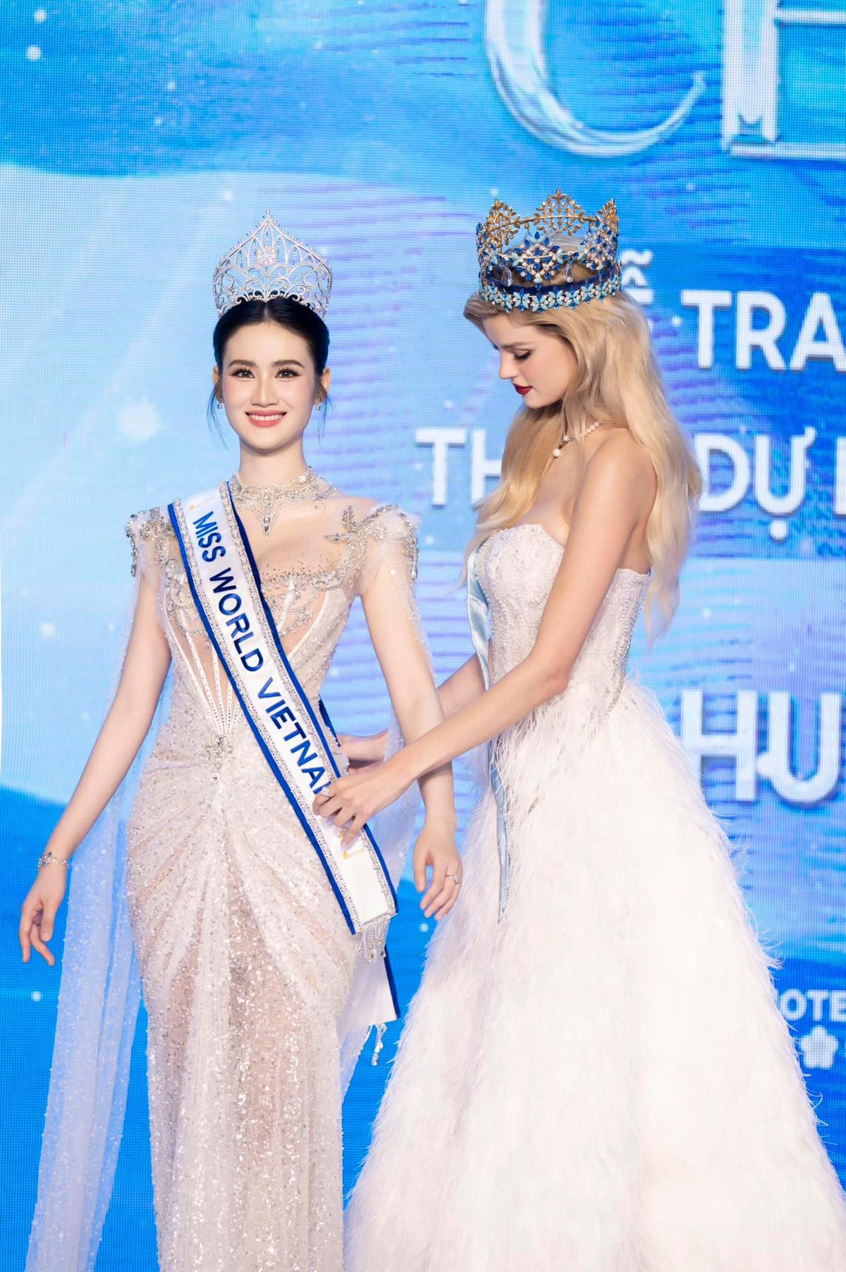 Hoa hậu Ý Nhi mong khán giả sẽ làm điều này trong quá trình thi Miss World Ảnh 1