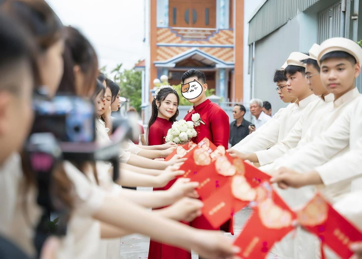 Ảnh nét căng lễ ăn hỏi của nữ ca sĩ cùng chồng giấu mặt, được đích thân mẹ chồng làm 1 việc Ảnh 3