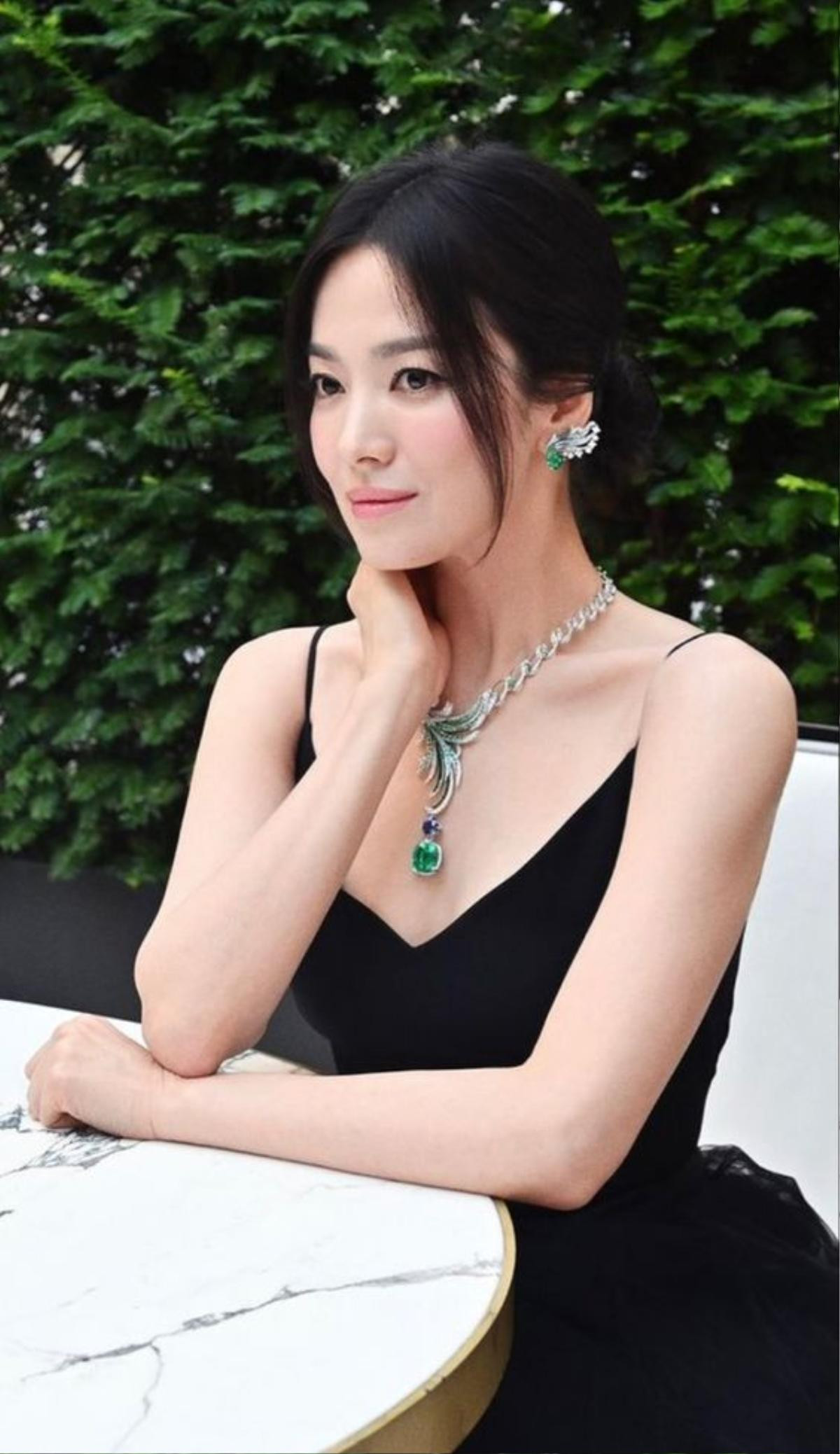 Song Hye Kyo khoe cơ ngơi tiền tỷ, làm một hành động rộ lên nghi vấn nhớ nhung một người Ảnh 1