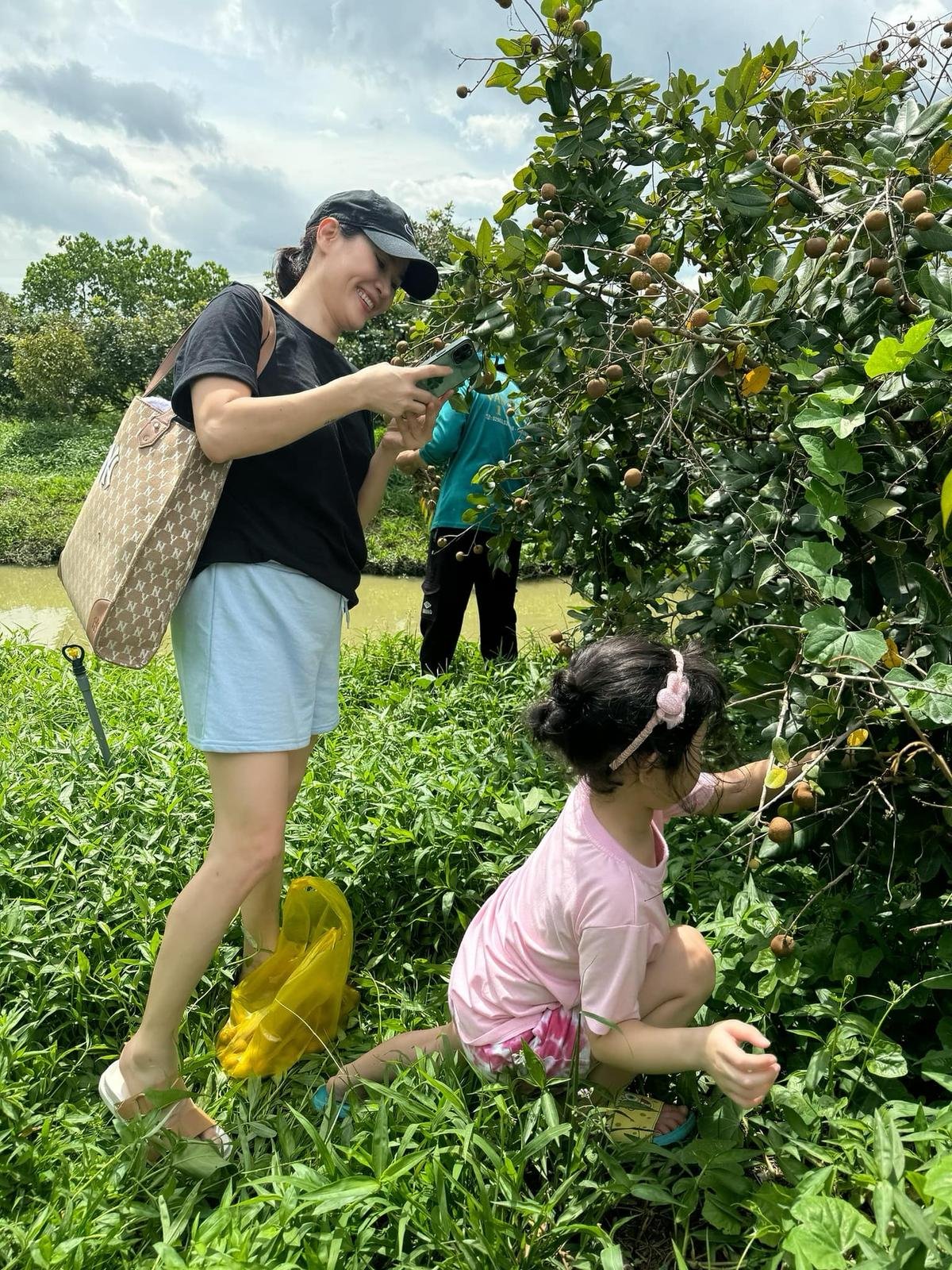 Người đẹp tự nhận nhiều lần làm 'vợ' của diễn viên Trung Dũng, khổ tâm vì một chuyện Ảnh 3